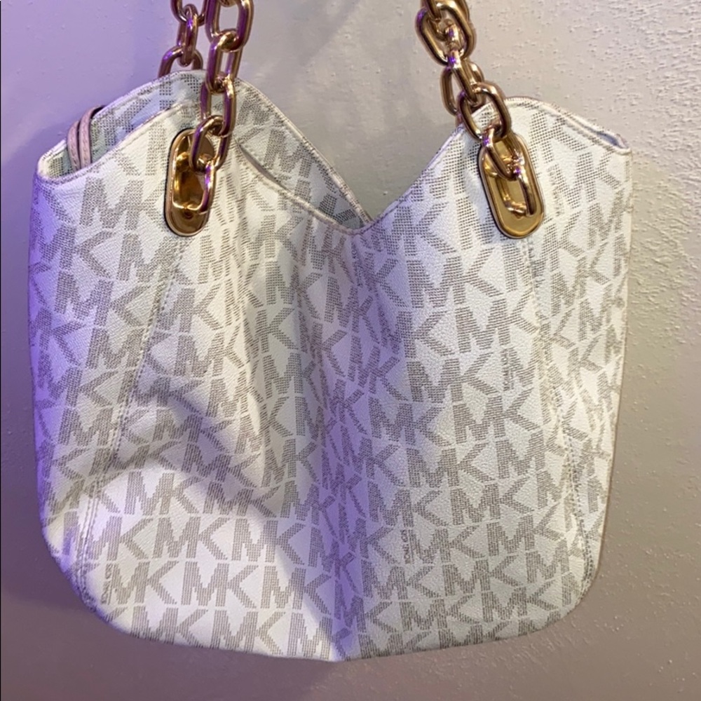 Michael Kors Bag/ White and Gold